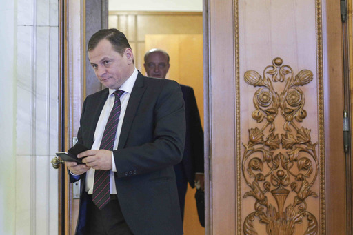 Parlamentul i-a acordat votul de încredere lui Gabriel Vlase pentru a prelua conducerea SIE. Dragnea Dragnea: De un an şi jumătate SIE e sub o conducere neconstituţională întrucât preşedintele nu a considerat important să îşi exercite atribuţiile constituţionale