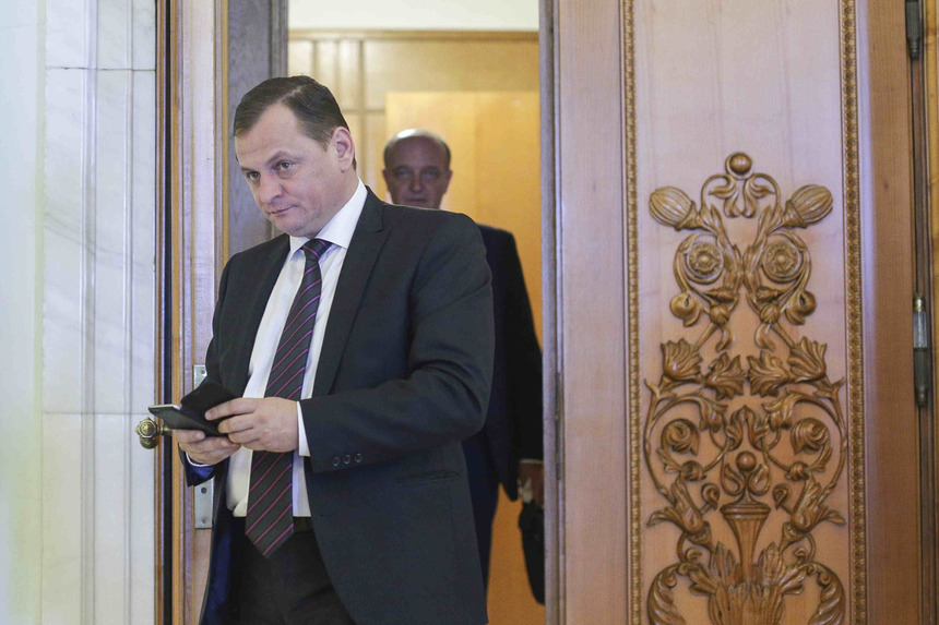 Gabriel Vlase, votat cu largă majoritate în Parlament pentru funcţia de director al SIE, depune joi jurământul la Palatul Cotroceni 