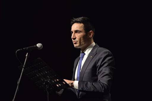 Manda: Am observat din declaraţiile lui Iohannis că respectă Constituţia şi că a promulgat una dintre cele trei legi ale justiţiei. şi Parlamentul respectă Constituţia şi a corectat legile justiţiei astfel încât să respecte opinia CCR