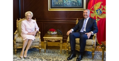 Premierul Viorica Dăncilă a confundat capitala Muntenegrului cu capitala provinciei Kosovo, în timpul unei conferinţe de presă comune cu omologul muntenegrean - VIDEO