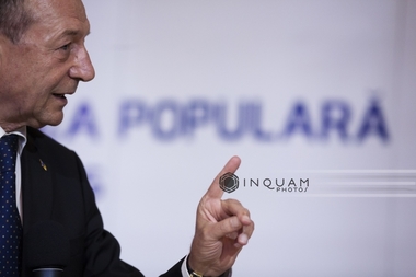 Băsescu: N-am crezut că cineva poate face declaraţii mai dăunătoare ţării decât Petre Daea. A alimentat propaganda rusă care încearcă să găsească justificări pentru încălcarea acordurilor cu SUA şi NATO în vederea amplasării de armament în Crimea