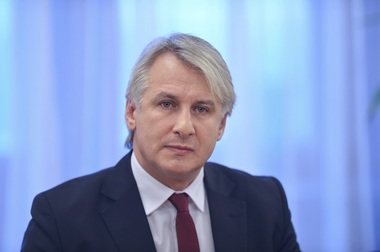 Teodorovici: Dacă Guvernul aplică o măsură care este contrară interesului unor anumite companii din România şi din lume, cine poate să creadă că acele companii nu vor avea un interes să aducă în stradă câţiva instigatori? 