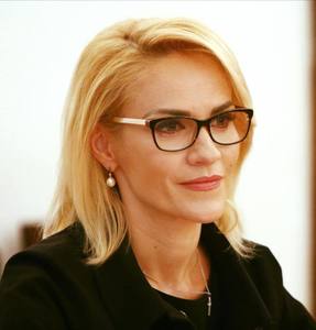 Firea: Situaţia în CEx nu este cum a fost prezentată, un succes fulminant al lui Dragnea împotriva mea. Mulţi colegi mi-au dat mesaje de susţinere. Ştiu de la foşti miniştri că Dragnea le cerea să nu mă ajute cu proiectele pentru Bucureşti