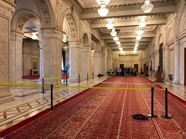 Măsuri restrictive pentru jurnalişti la Camera Deputaţilor. Zona în care au acces operatorii şi reporterii este mult mai restrânsă, decizia fiind una "administrativă"