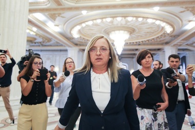 UPDATE - Cliseru: Nu prefectul conduce operaţiunile, nu pregăteşte acţiunea în apărarea instituţiilor, e prea multă discuţie despre prefect. Nu mă simt victimă, nu ma simt oropsită, îmi văd de treabă. Nu am făcut nimic ilegal