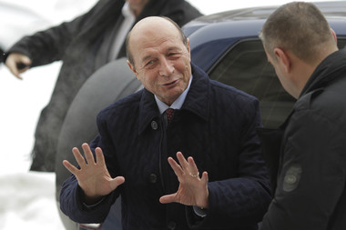 Băsescu: Moţiune de cenzură acum! Cu sau fără succes, moţiunea de cenzură este un gest politic obligatoriu. Opoziţia are nevoie acută de o reacţie instituţională de delimitare faţă de dezastrul Dragnea- Dăncilă-Tăriceanu