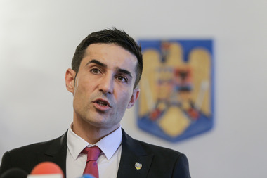 Manda: Directorul SRI şi colegii acestuia vor fi audiaţi joi în Comisia de control despre protocoale, pesta porcină şi protestul din 10 august