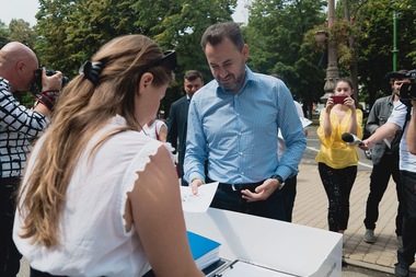 Primăria Arad invocă o lipsă de funcţionari pentru procedura întârziată de validare a semnăturilor USR din campania ”Fără penali”