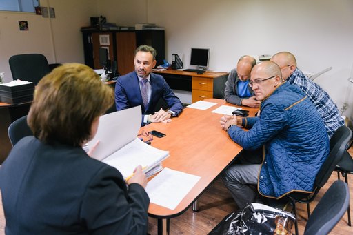 USR a ridicat dosarele cu listele ”Fără penali” de la Primăria Arad, dar Falcă susţine că va face sesizare penală pentru semnăturile ”false”. VIDEO