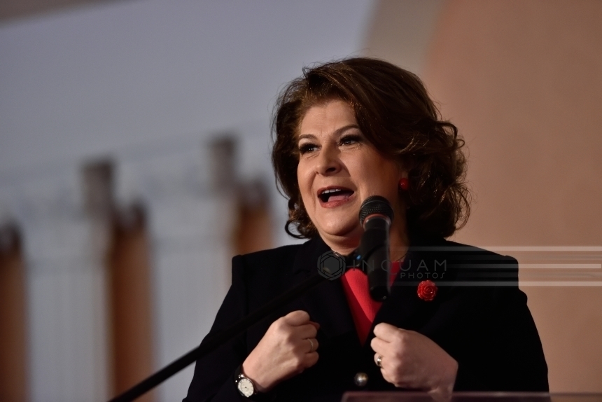Preşedintele Iohannis o desemnează pe Rovana Plumb ministru interimar al Educaţiei 