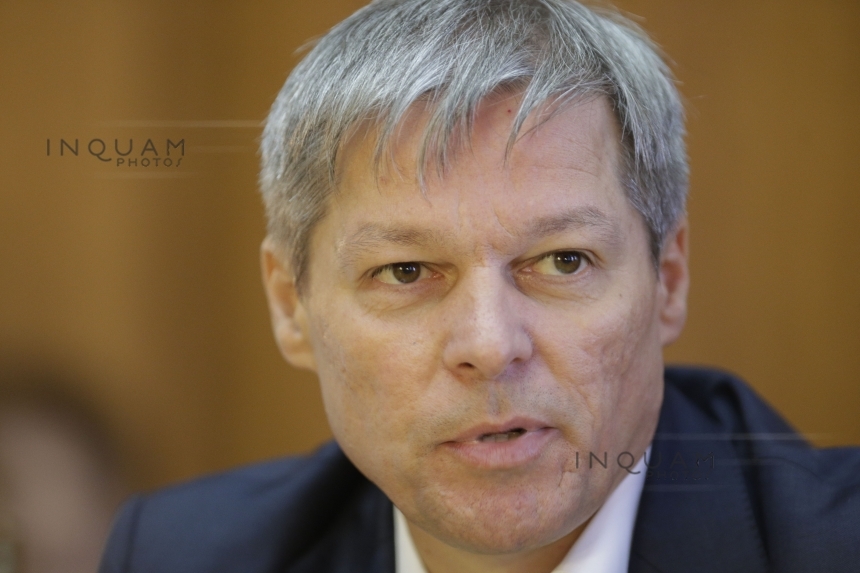Dacian Cioloş despre Dăncilă: Este o ruşine naţională să ţi se ceară să nu mai minţi în plenul Parlamentului European. 