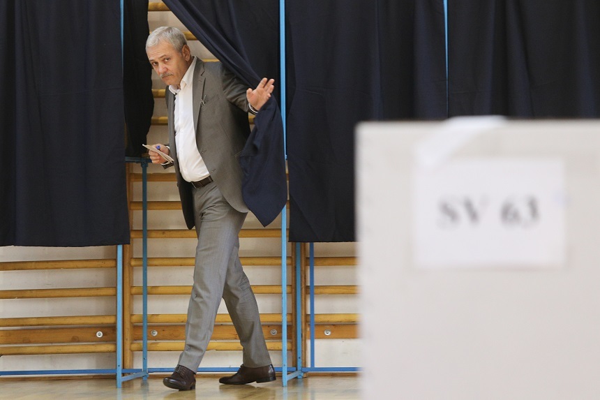 Politicieni la referendum - Dragnea: Am votat pentru ceea ce cred că ne defineşte ca societate şi ca naţiune / Dăncilă: Am votat pentru valorile în care cred / Olguţa Vasilescu: Sper să avem peste 6 milioane de persoane la vot - FOTO