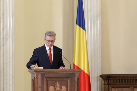 Nicolae Hurduc a depus jurământul ca ministru al Cercetării şi Inovării - FOTO