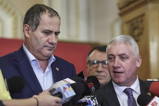 UPDATE - Adrian Ţuţuianu şi Marian Neacşu, excluşi din PSD/ Ţuţuianu: E o greşeală majoră/Scrisoarea Gabrielei Firea/Reacţiile lui Liviu Dragnea şi Călin Popescu Tăriceanu - VIDEO