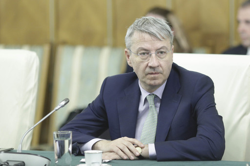 Klaus Iohannis a semnat decretul privind numirea lui George Ciamba în funcţia de ministru delegat al Afacerilor Europene