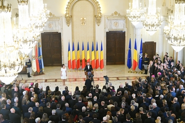 Iohannis, la recepţia de Ziua Naţională: Guvernanţii şi întreaga clasă politică a României de astăzi trebuie să se ridice însă la înălţimea responsabilităţii istorice. FOTO/ VIDEO