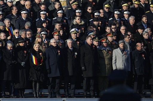 Parada militară de la Arcul de Triumf: Klaus Iohannis, Viorica Dăncilă, Liviu Dragnea şi Călin Popescu Tăriceanu, în tribuna oficială / Ziua Naţională este sărbătorită în toate marile oraşe FOTO / VIDEO