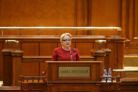UPDATE - Premierul Viorica Dăncilă a prezentat în Parlament Programul de lucru al Preşedinţiei României la Consiliul Uniunii Europene: Vă cer decenţă în limbajul politic şi abtinere de la acţiuni care pot afecta imaginea României - VIDEO
