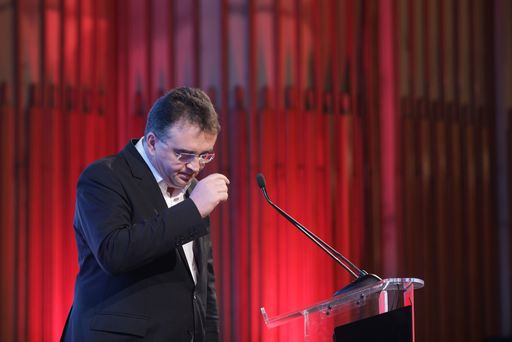 Marian Oprişan: Vă rog şi vă încurajez să vă folosiţi prevederea constituţională şi să daţi ceea ce este normal, anume aministia şi graţierea în România anului 100