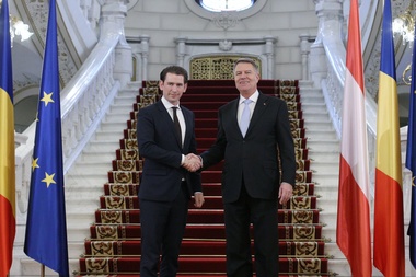 OUG privind măsurile fiscale, abordată de Iohannis şi Kurz: Iohannis: Atractivitatea pentru investitori creşte sau scade în funcţie de siguranţa mediului economic. Kurz: Eu nu îmi fac griji pentru firmele austriece, mi-aş face griji pentru mediul economic românesc