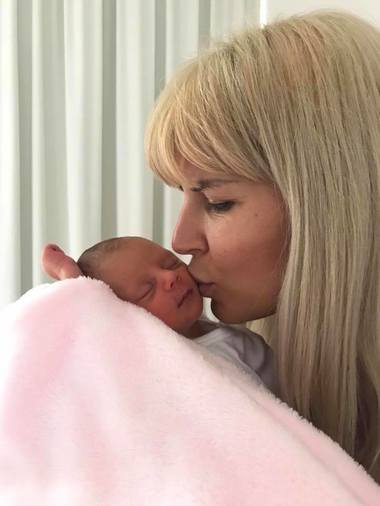 UPDATE: Elena Udrea: Cel mai greu de suportat a fost că nu eram cu copilul meu/Klaus Iohannis este creaţia sistemului