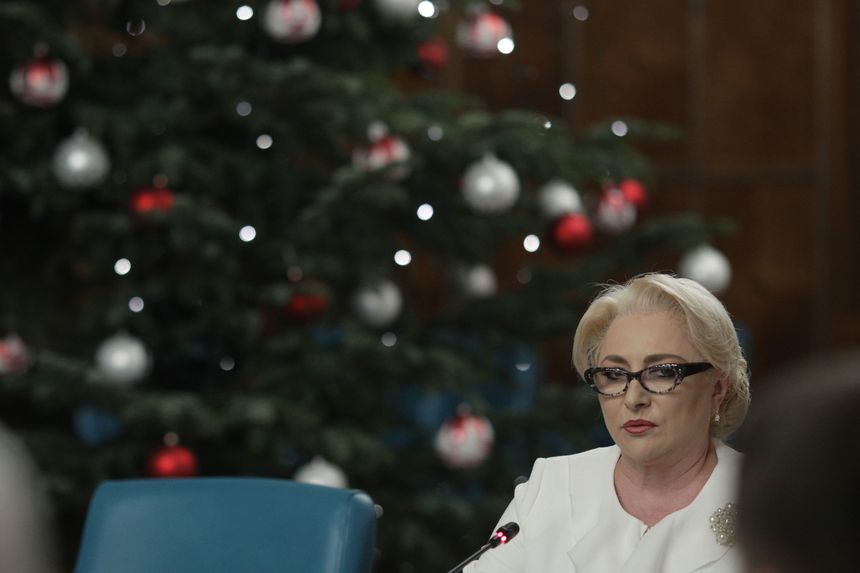 Mesajul de Crăciun al premierului Dăncilă: Dragi români, vă doresc să aveţi parte de linişte şi sănătate alături de cei dragi/Ce urări au pentru români Liviu Dragnea şi Călin Popescu Tăriceanu