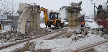 PNL Iaşi anunţă că va sesiza 35 de organizaţii evreieşti din străinătate privind demolarea "în stil barbar" a porţii de acces la Cimitirul Evreiesc