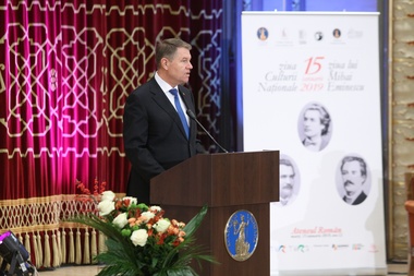 Iohannis: În ultimii ani, din păcate, România se distinge prin cea mai redusă rată europeană de achiziţie şi lectură de carte