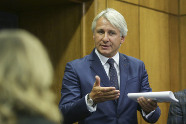 Teodorovici: Bugetul va fi aprobat marţi în Guvern; este un buget revoluţionar / Fiecare cheltuială angajată de ordonatorii principali de credite trebuie aprobată de ministrul Finanţelor