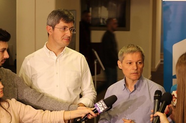 Alianţa USR-PLUS ar putea avea candidat unic la alegerile prezidenţiale. Cioloş: De principiu, mergem în această direcţie