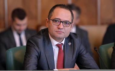 Gafă a ministrului Tineretului şi Sportului la dezbaterile pe buget - VIDEO