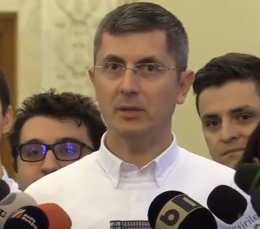 Alianţa USR-PLUS îi solicită preşedintelui Iohannis să declanşeze referendumul pe justiţie / Barna: România nu mai poate aştepta - VIDEO