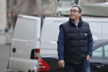 UPDATE - Fostul premier Victor Ponta, la Parchet, pentru a fi audiat în dosarul Kovesi: Am fost citat ca martor, din fericire. Nu sunt deloc o victimă/ Ponta a plecat de la Parchet după două ore şi jumătate: Tot ce am spus s-a consemnat - FOTO