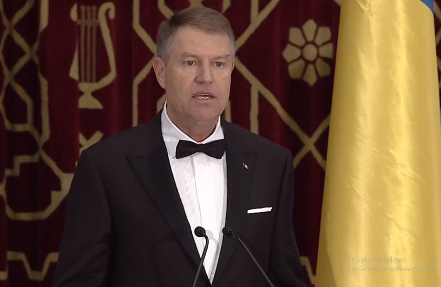 Preşedintele Klaus Iohannis îi va decora pe artiştii Constantin Flondor şi Adrian Ghenie 