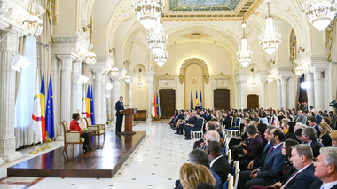 Iohannis: În valorizarea libertăţii, societatea omenească nu cunoaşte un alt instrument mai bun decât educaţia. VIDEO