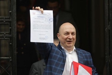 PSD a depus la BEC listele de candidaţi pentru Parlamentul European. Codrin Ştefănescu: Vom face mitinguri în fiecare oraş, vom face mitinguri teritoriale, suntem convinşi că vom câştiga - FOTO