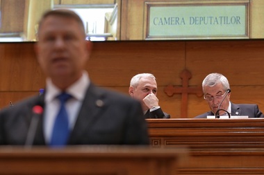UPDATE - Şedinţă a Parlamentului la 15 ani de la aderarea la NATO - Iohannis: Incompetenţa guvernanţilor riscă să afecteze chiar modul în care ne îndeplinim angajamentele NATO/ Dăncilă: Regret că preşedintele a transformat evenimentul în unul de campanie - VIDEO, FOTO