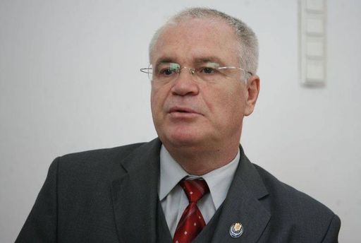 Delegaţia PSD la discuţiile cu preşedintele Klaus Iohannis, formată din Eugen Nicolicea şi doi foşti deţinuţi politici care au fost închişi la Penitenciarul Aiud