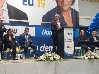 Tăriceanu: Cum să premiezi un procuror care a călcat în picioare cele mai elementare drepturi ale luptătorilor anticomunişti?

