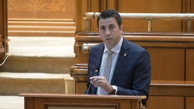 Un deputat de Argeş părăseşte PSD şi se înscrie în Pro România: Sunt dezamăgit că în judeţul Argeş am ajuns ca valorile de stânga să fie reprezentate de un personaj precum Cătălin Rădulescu - Mitralieră