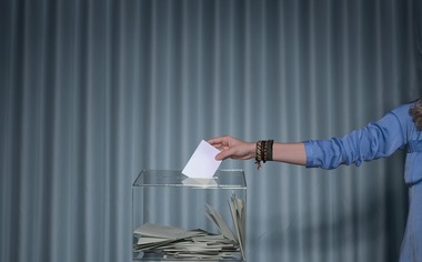 Barometrul de Opinie Publică – Peste 39% dintre români vor merge „sigur” la vot pe 26 mai. PSD şi PNL, scoruri apropiate în intenţiile de vot