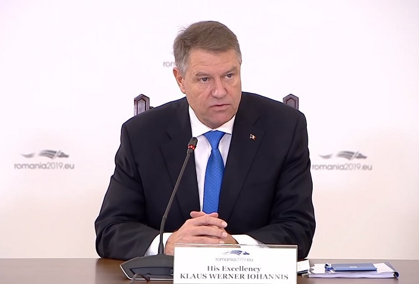 Iohannis: Tare mi-ar plăcea să am nişte adversari politici cu care să dezbat, chiar foarte vocal, teme politice. Dar ce să discut cu unii pe care eu îi acuz de proastă guvernare, şi românii tot aşa, şi ei îmi răspund jignindu-mi persoana?