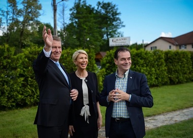 Preşedintele Klaus Iohannis s-a întâlnit cu liberalii sibieni, felicitându-i pentru pentru rezultatul la europarlamentare - FOTO