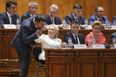 UPDATE - Moţiunea de cenzură a picat, fiind votată de 200 de parlamentari. Guvernul Dăncilă rămâne în funcţie/ Dăncilă: Moţiunea nu a fost tratată cu seriozitate; am văzut superficialitate, jigniri  - VIDEO, FOTO