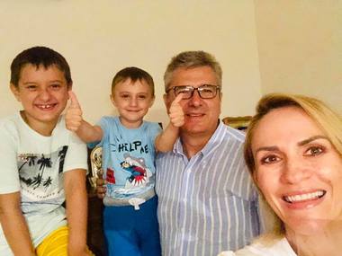 Gabriela Firea anunţă că s-a externat după ultima intervenţie chirurgicală şi că va reveni la Primărie după o perioadă de recuperare: Nu mor caii când vor câinii, da?