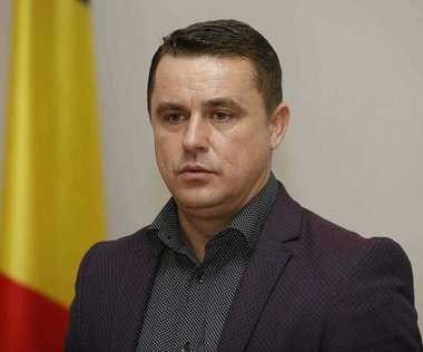 Primarul oraşului Ulmeni anunţă că a semnat o hârtie la notar prin care renunţă la pensia specială