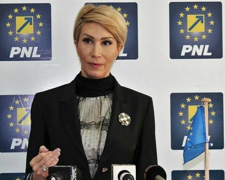 Raluca Turcan: Carmen Dan a întârziat 339 de zile; demisia trebuia să vină după 10 august 2018, nu după ce a fost anunţată de colegii din PSD că va fi schimbată