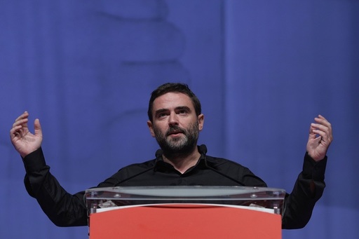 Liviu Pleşoianu anunţă că va candida ca independent la Preşedinţie, după ce a pierdut competiţia internă din PSD în favoarea Vioricăi Dăncilă