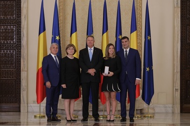 Iohannis, la ceremonia de decorare a Simonei Halep: E păcat că astfel de talente nu primesc sprijinul cuvenit din partea autorităţilor statului