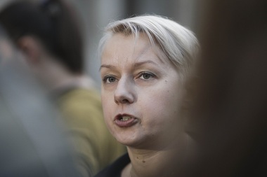 Dăncilă anunţă că Dana Gârbovan a fost propusă ministru al Justiţiei; Fifor la Interne, Valeca la Educaţie / Dăncilă, întrebată despre faptul că Gârbovan a susţinut OUG 13: Haideţi să gândim pozitiv. Prima propunere a lui Gârbovan - VIDEO